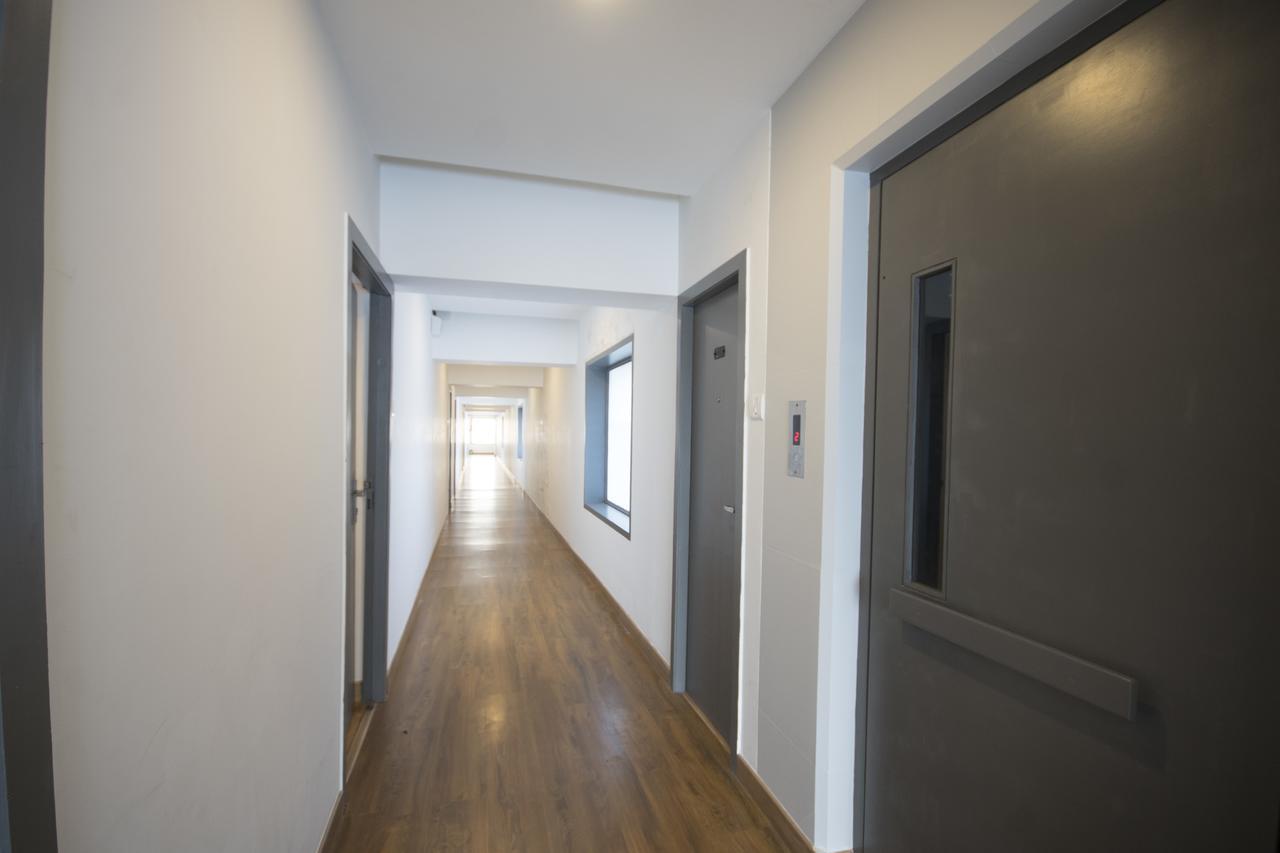Готель Oyo Townhouse 16 International Airport Мумбаї Екстер'єр фото